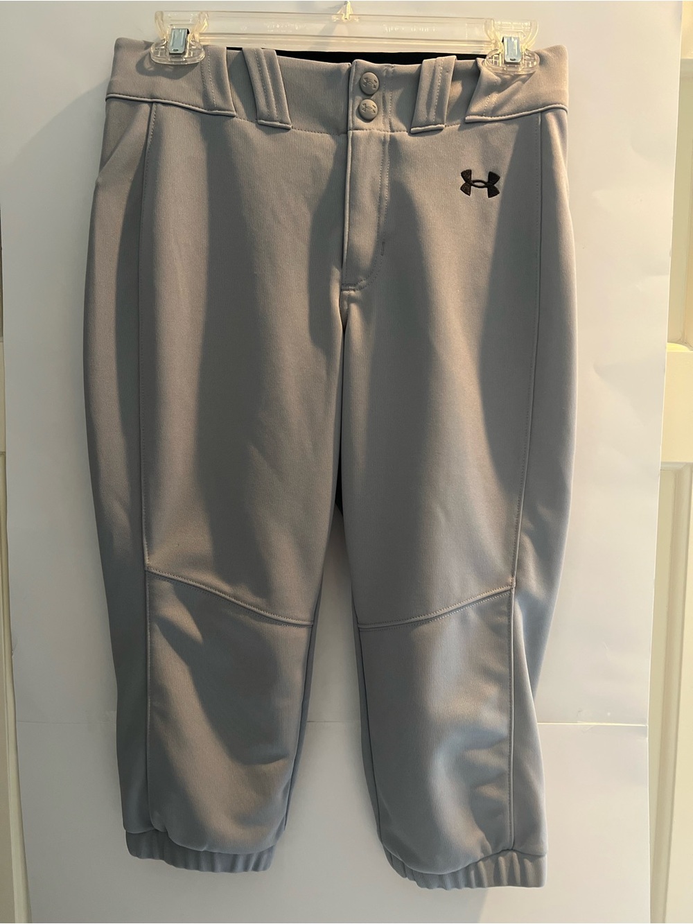 Women’s Under Armour Light Gray Softball Pants with Elastic Cuffs Size XS